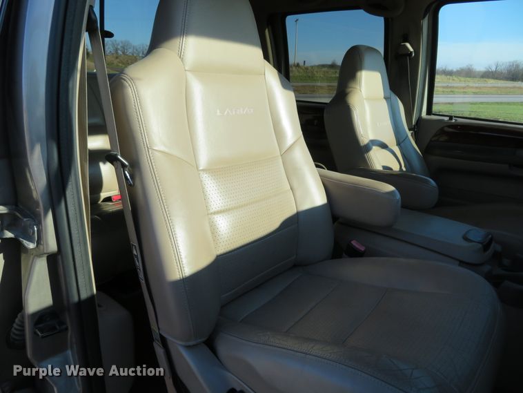 image for item DI3917 2002 Ford F250 Super Duty Lariat  Crew Cab pickup truck