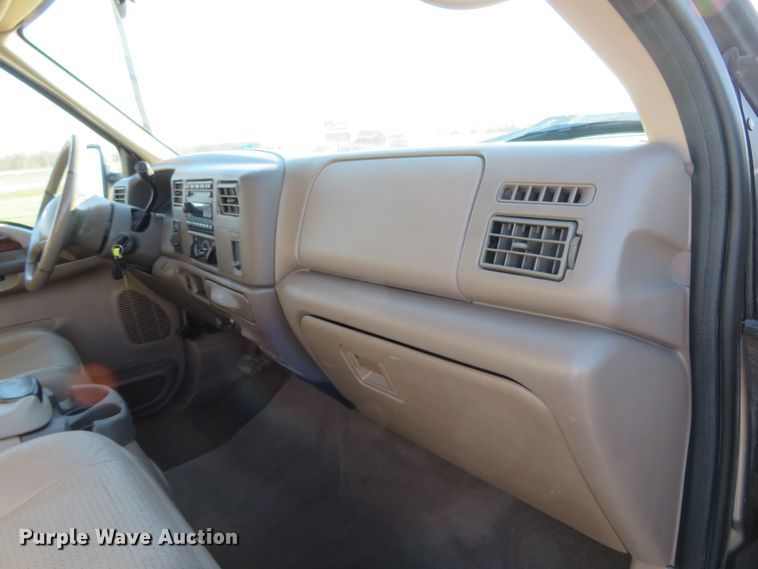 image for item DI3917 2002 Ford F250 Super Duty Lariat  Crew Cab pickup truck