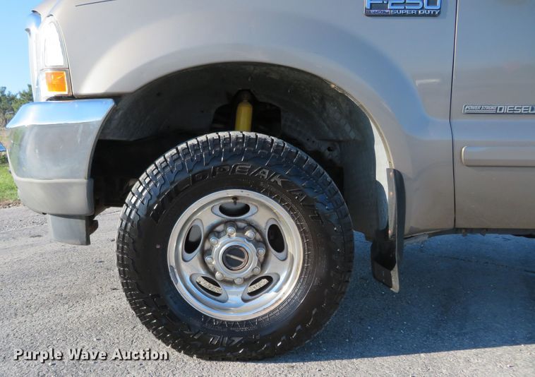 image for item DI3917 2002 Ford F250 Super Duty Lariat  Crew Cab pickup truck