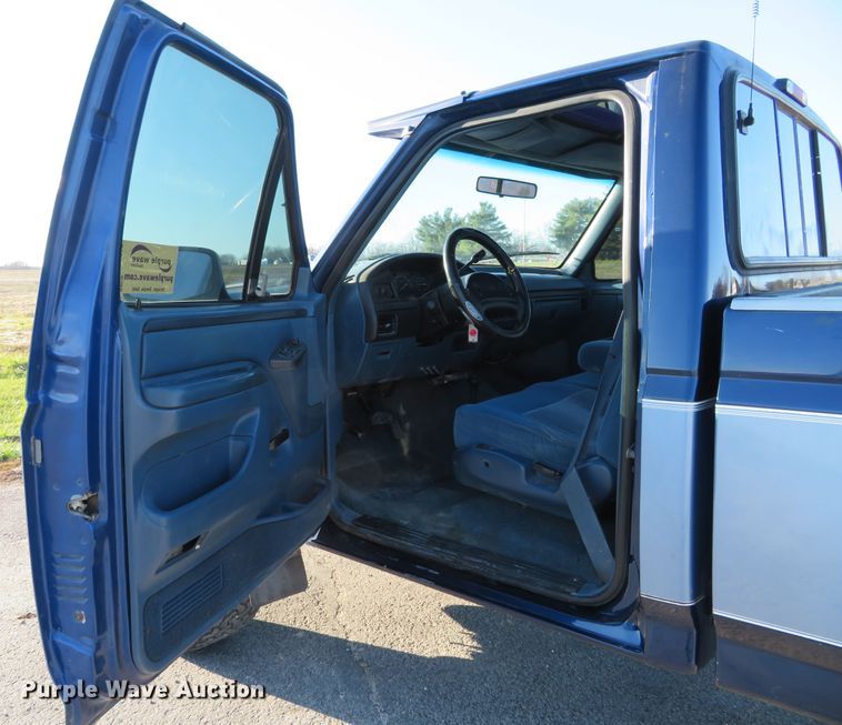 image for item DI3918 1997 Ford F350 XLT  pickup truck