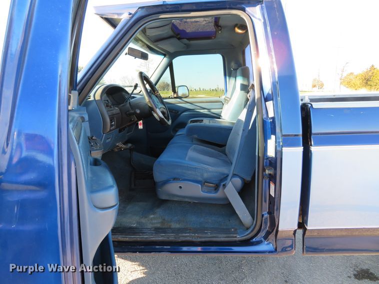 image for item DI3918 1997 Ford F350 XLT  pickup truck