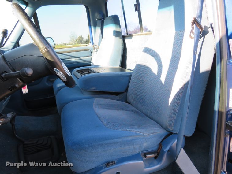 image for item DI3918 1997 Ford F350 XLT  pickup truck