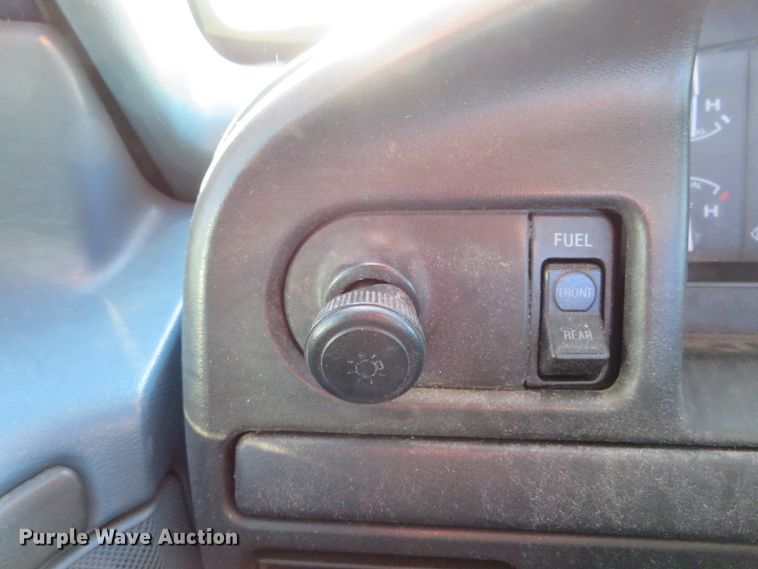 image for item DI3918 1997 Ford F350 XLT  pickup truck