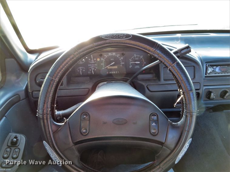 image for item DI3918 1997 Ford F350 XLT  pickup truck