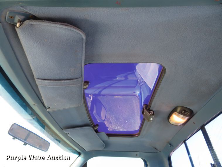 image for item DI3918 1997 Ford F350 XLT  pickup truck