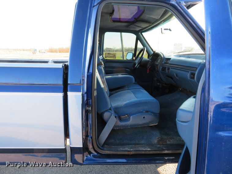 image for item DI3918 1997 Ford F350 XLT  pickup truck