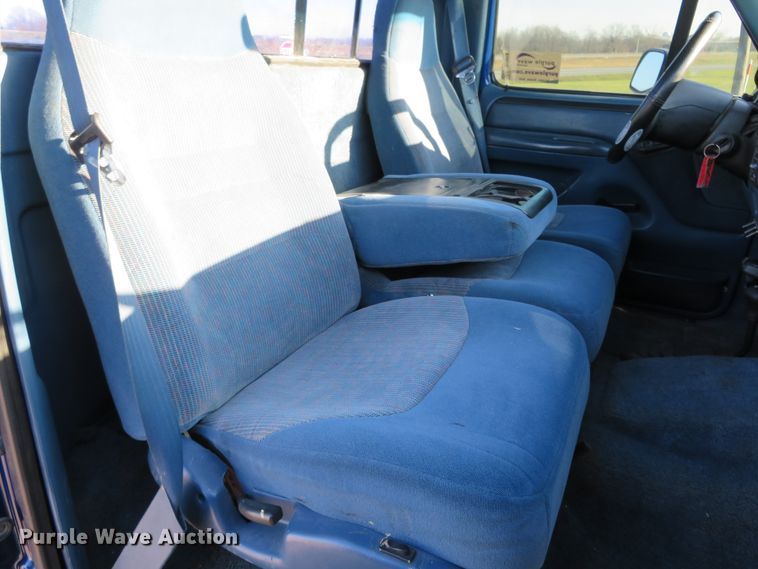 image for item DI3918 1997 Ford F350 XLT  pickup truck