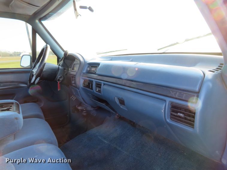 image for item DI3918 1997 Ford F350 XLT  pickup truck