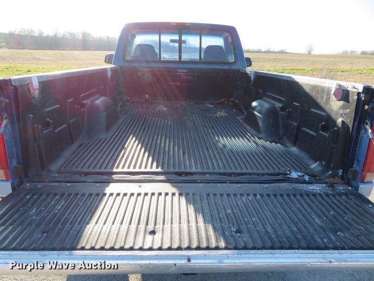 image for item DI3918 1997 Ford F350 XLT  pickup truck