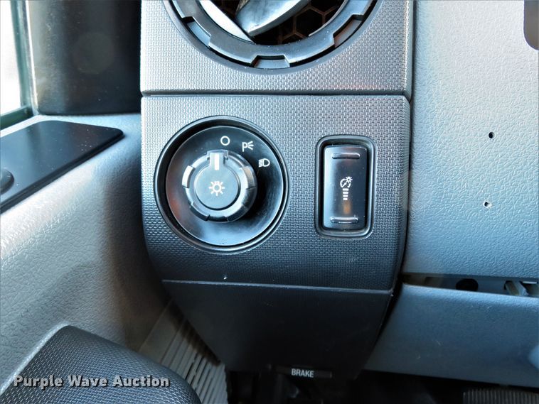 image for item DI3920 2015 Ford F250 Super Duty XL  SuperCab pickup truck