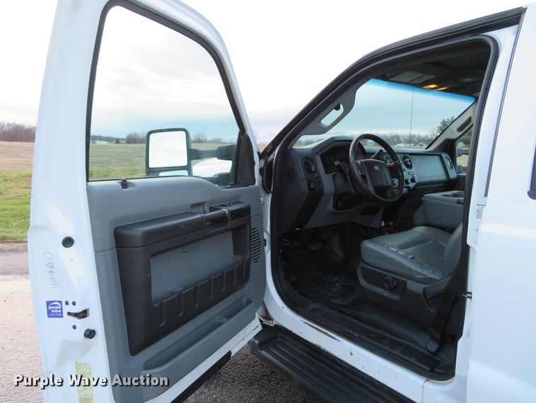 image for item DI3935 2013 Ford F450 Super Duty XL  utility truck