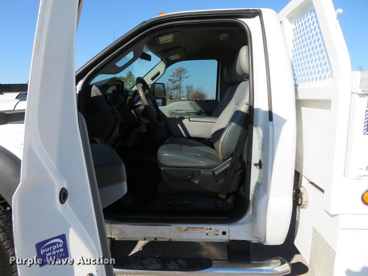 image for item DI3943 2012 Ford F450 Super Duty XL  flatbed truck