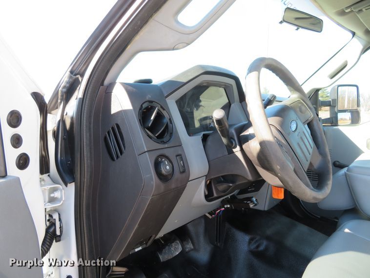 image for item DI3943 2012 Ford F450 Super Duty XL  flatbed truck