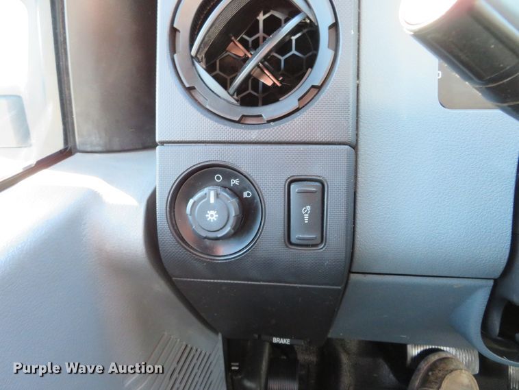 image for item DI3943 2012 Ford F450 Super Duty XL  flatbed truck