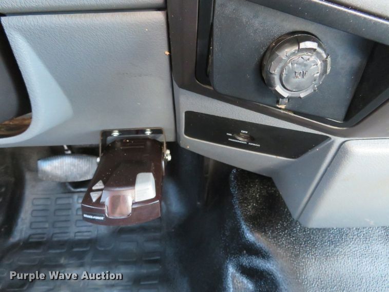 image for item DI3943 2012 Ford F450 Super Duty XL  flatbed truck