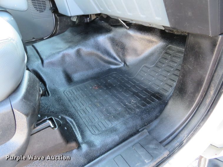 image for item DI3943 2012 Ford F450 Super Duty XL  flatbed truck