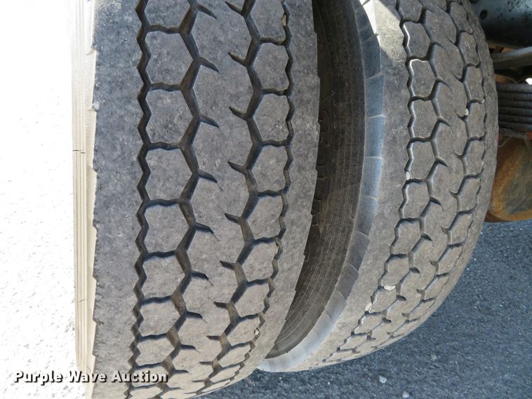 image for item DI3943 2012 Ford F450 Super Duty XL  flatbed truck