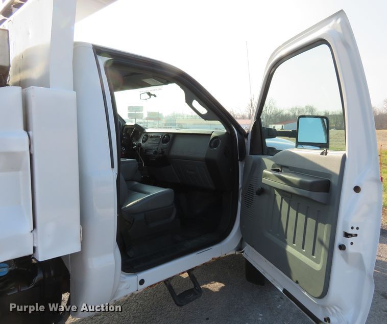 image for item DI3956 2011 Ford F450 Super Duty XL  dump truck