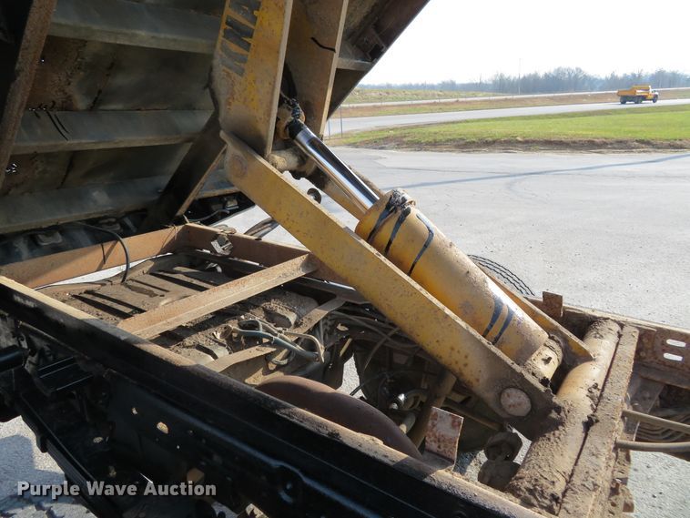 image for item DI3958 2002 Ford F350 Super Duty XL  dump flatbed pickup truck