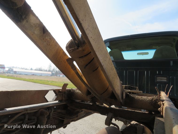 image for item DI3958 2002 Ford F350 Super Duty XL  dump flatbed pickup truck