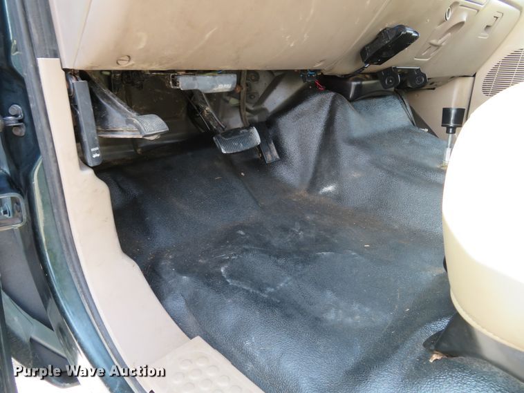 image for item DI3958 2002 Ford F350 Super Duty XL  dump flatbed pickup truck