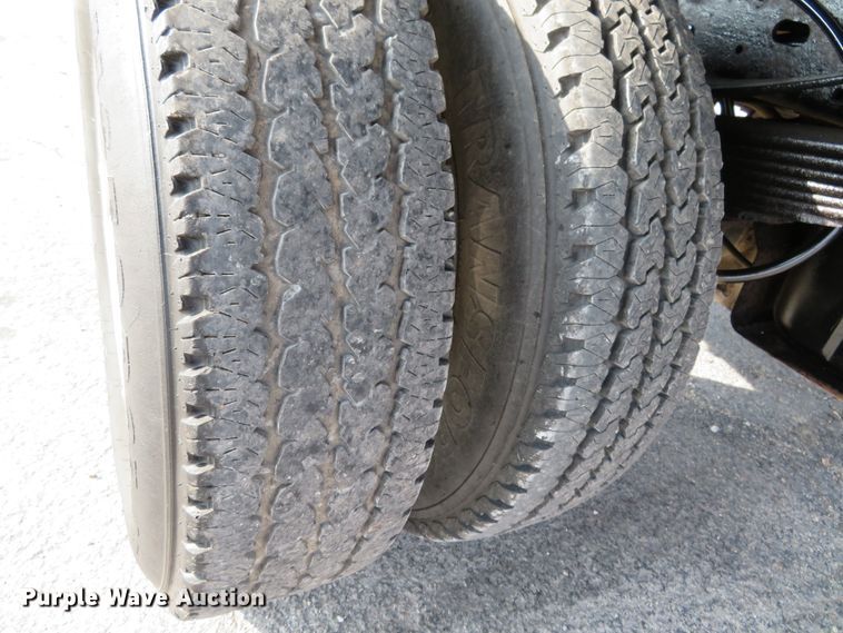 image for item DI3958 2002 Ford F350 Super Duty XL  dump flatbed pickup truck