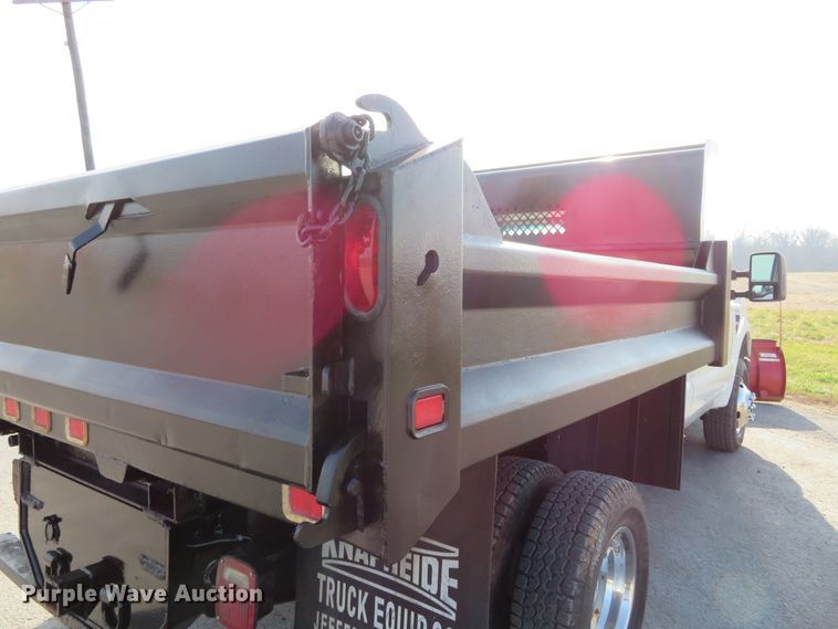 image for item DI3960 2009 Ford F350 Super Duty XL  dump bed pickup truck