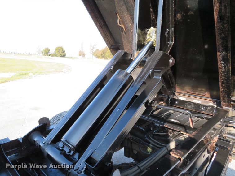 image for item DI3960 2009 Ford F350 Super Duty XL  dump bed pickup truck