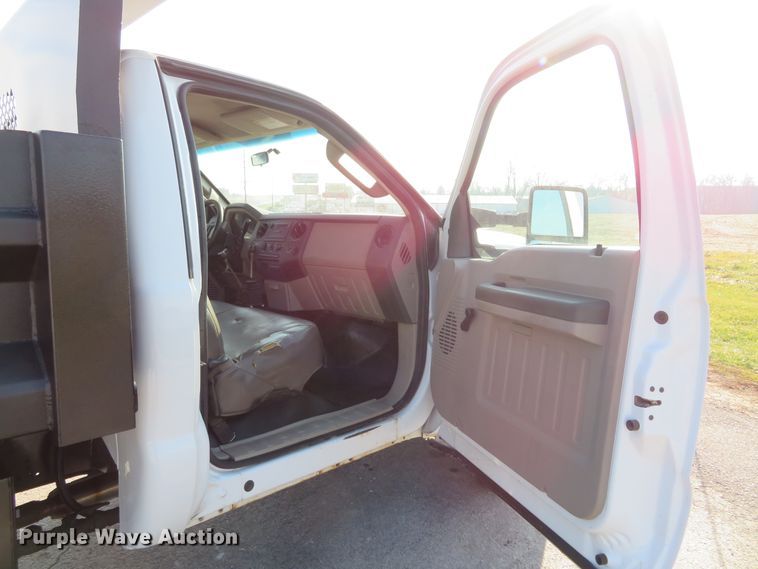 image for item DI3960 2009 Ford F350 Super Duty XL  dump bed pickup truck