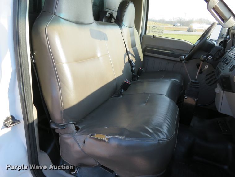 image for item DI3960 2009 Ford F350 Super Duty XL  dump bed pickup truck