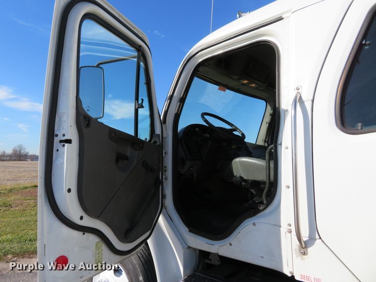 image for item DI3967 2010 Freightliner Business Class M2  Crew Cab utility truck