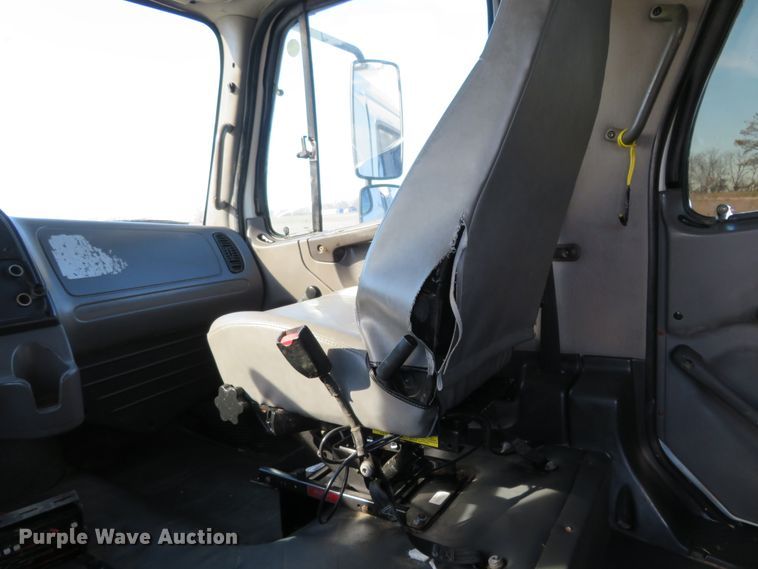 image for item DI3967 2010 Freightliner Business Class M2  Crew Cab utility truck