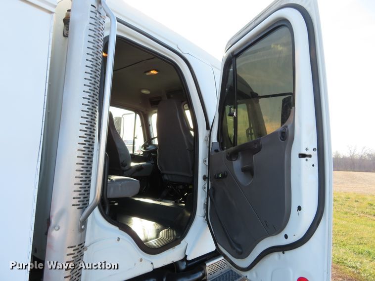 image for item DI3967 2010 Freightliner Business Class M2  Crew Cab utility truck