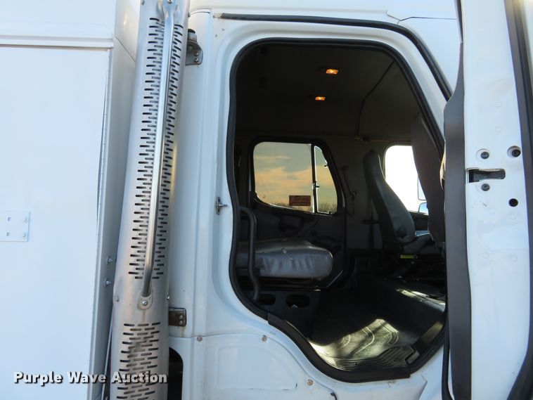 image for item DI3967 2010 Freightliner Business Class M2  Crew Cab utility truck