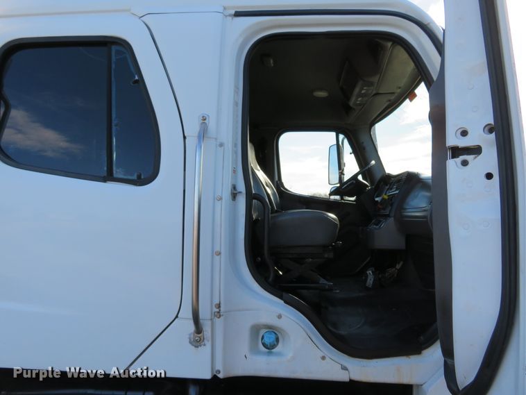 image for item DI3967 2010 Freightliner Business Class M2  Crew Cab utility truck
