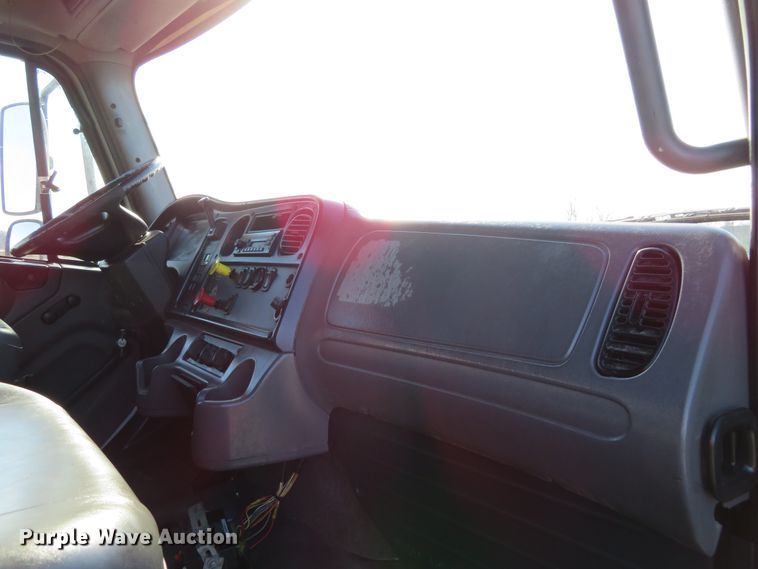 image for item DI3967 2010 Freightliner Business Class M2  Crew Cab utility truck