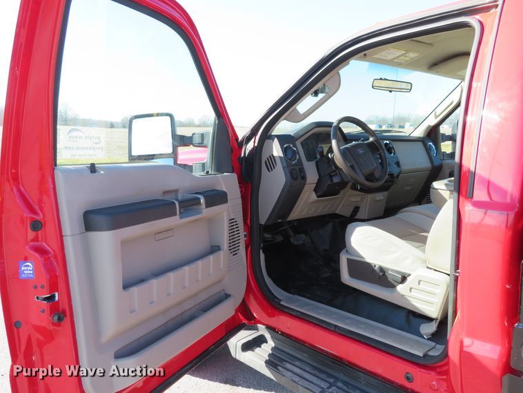 image for item DI3968 2008 Ford F350 Super Duty XLT  bale bed pickup truck