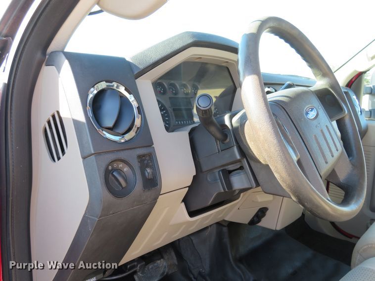 image for item DI3968 2008 Ford F350 Super Duty XLT  bale bed pickup truck