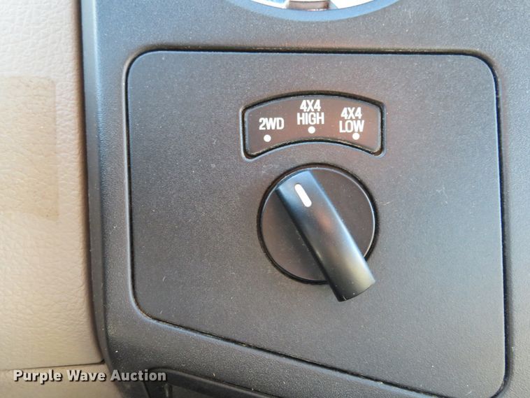 image for item DI3968 2008 Ford F350 Super Duty XLT  bale bed pickup truck