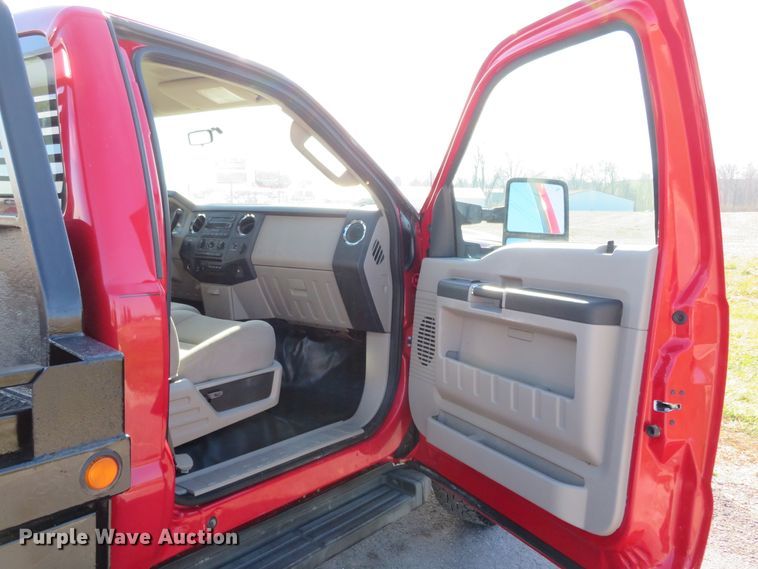 image for item DI3968 2008 Ford F350 Super Duty XLT  bale bed pickup truck