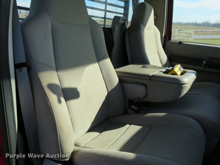 image for item DI3968 2008 Ford F350 Super Duty XLT  bale bed pickup truck