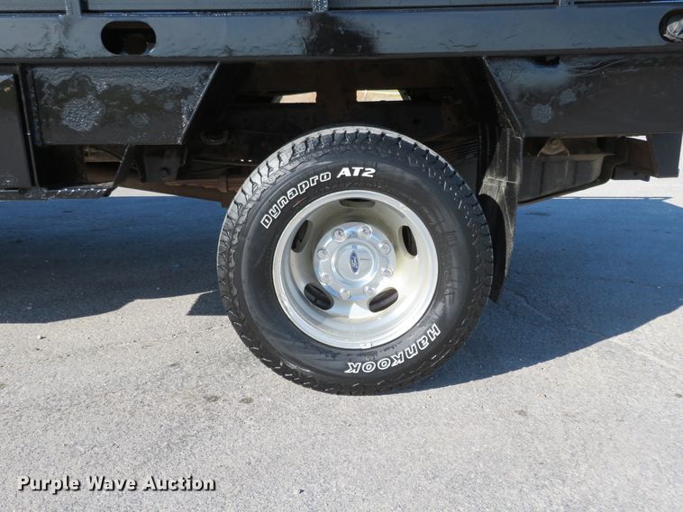 image for item DI3968 2008 Ford F350 Super Duty XLT  bale bed pickup truck