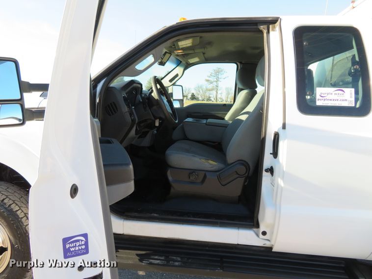 image for item DI3971 2012 Ford F350 Super Duty XL  SuperCab utility bed pickup truck