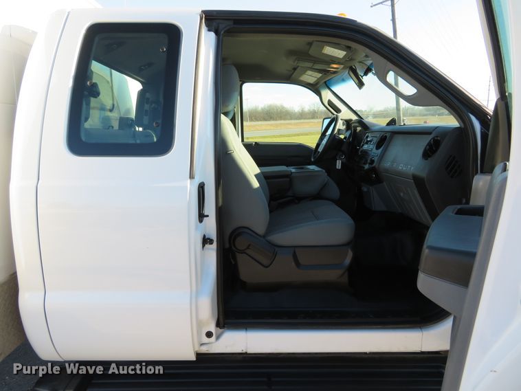 image for item DI3971 2012 Ford F350 Super Duty XL  SuperCab utility bed pickup truck