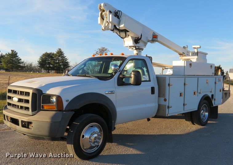 image for item DI3973 2005 Ford F450 Super Duty XL  bucket truck
