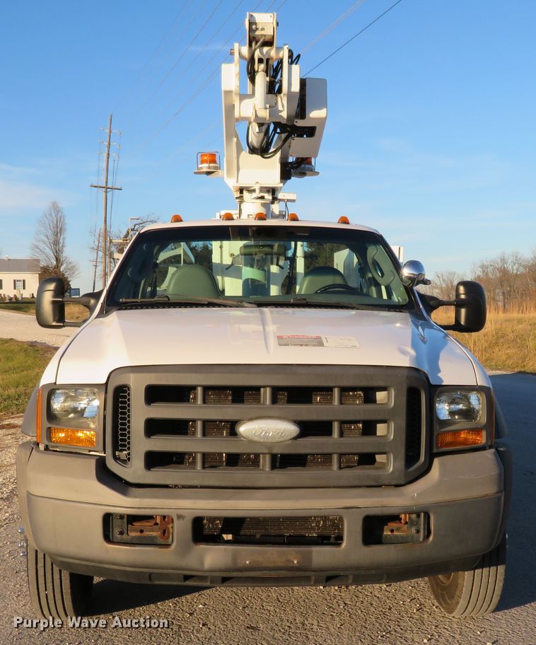 image for item DI3973 2005 Ford F450 Super Duty XL  bucket truck