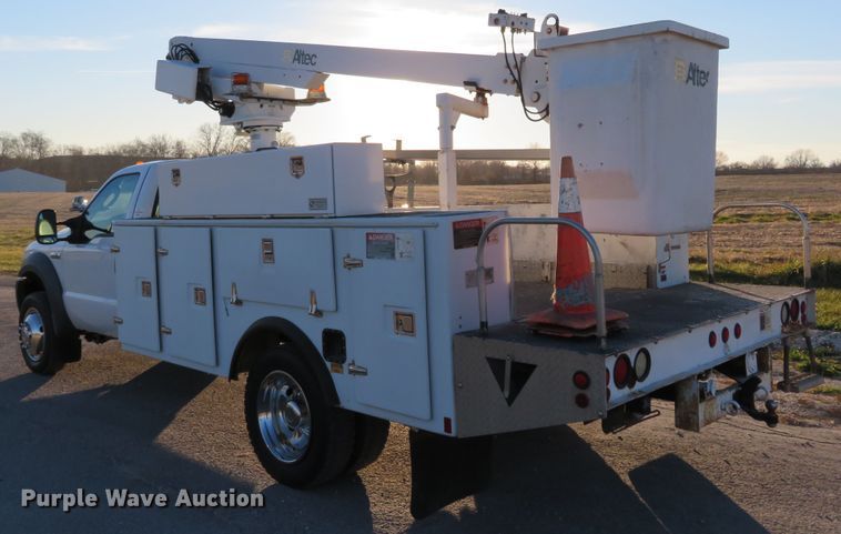 image for item DI3973 2005 Ford F450 Super Duty XL  bucket truck