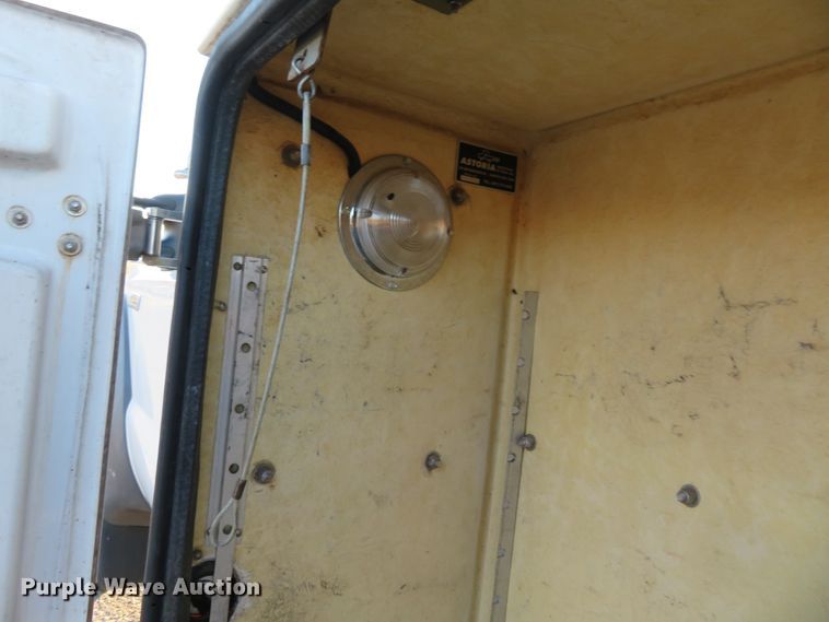 image for item DI3973 2005 Ford F450 Super Duty XL  bucket truck