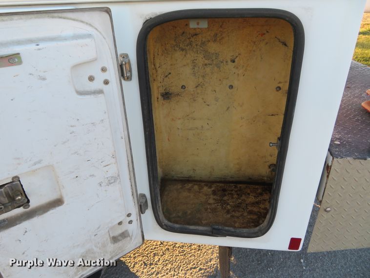 image for item DI3973 2005 Ford F450 Super Duty XL  bucket truck