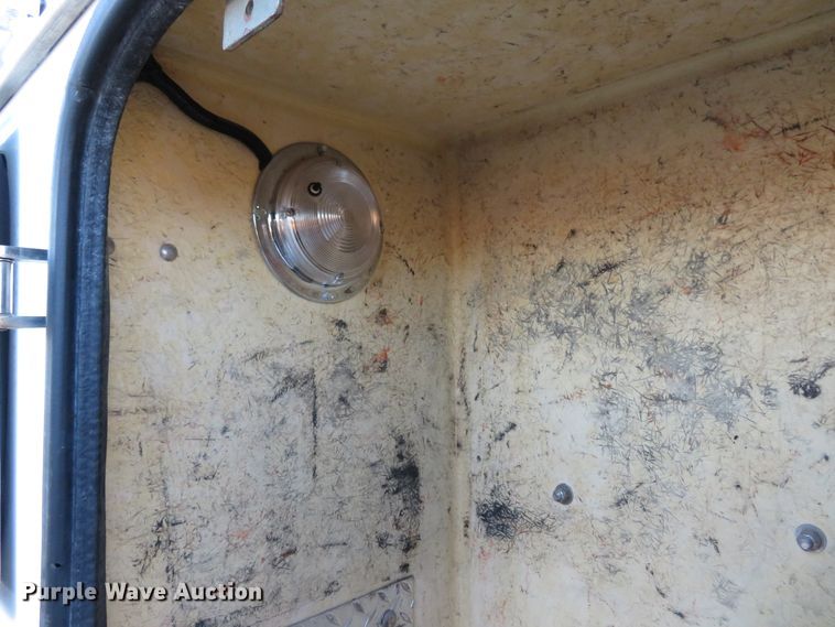 image for item DI3973 2005 Ford F450 Super Duty XL  bucket truck